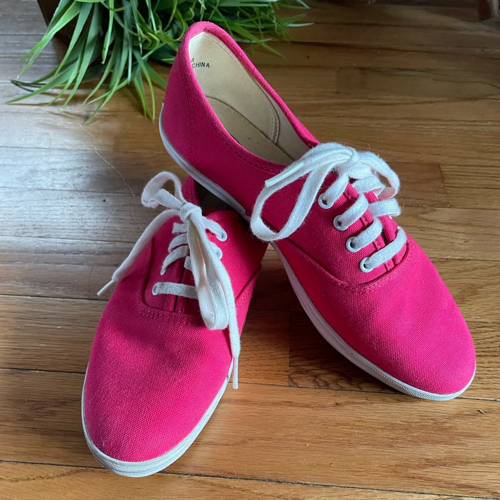 Pappagallo Hot Pink Sneakers in EUC!